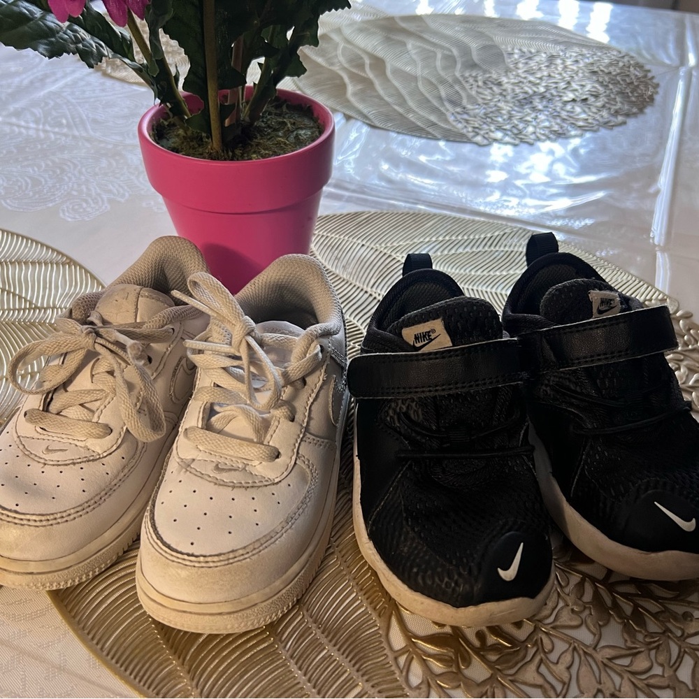 Nike Black Sneakers with Velcro Closure and Low-Top Design